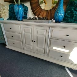 CUTE DRESSER OR TV STAND OR BUFFET AT PICKY PINCHERS 3643 5TH AVE N ST PETE OPEN NOON TO 6PM FREE DELIVERY
