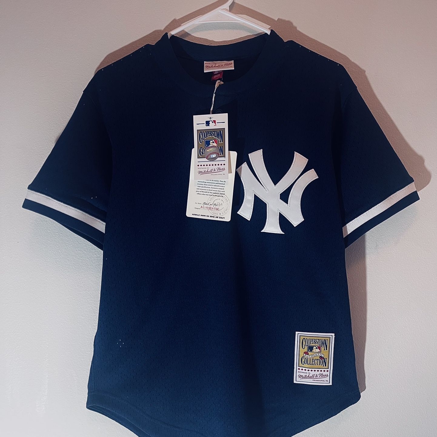 Mitchell and Ness Yankees Grey T-Shirt Mens XL NWT Cooperstown Collection  for Sale in Queens, NY - OfferUp