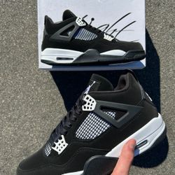 Jordan 4 Retro White Thunder 