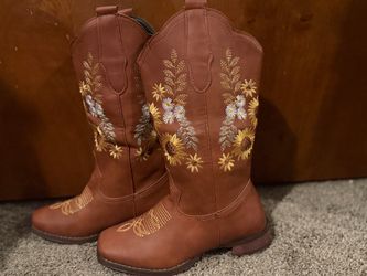 Brown Floral Embroidered Cowboy Boots