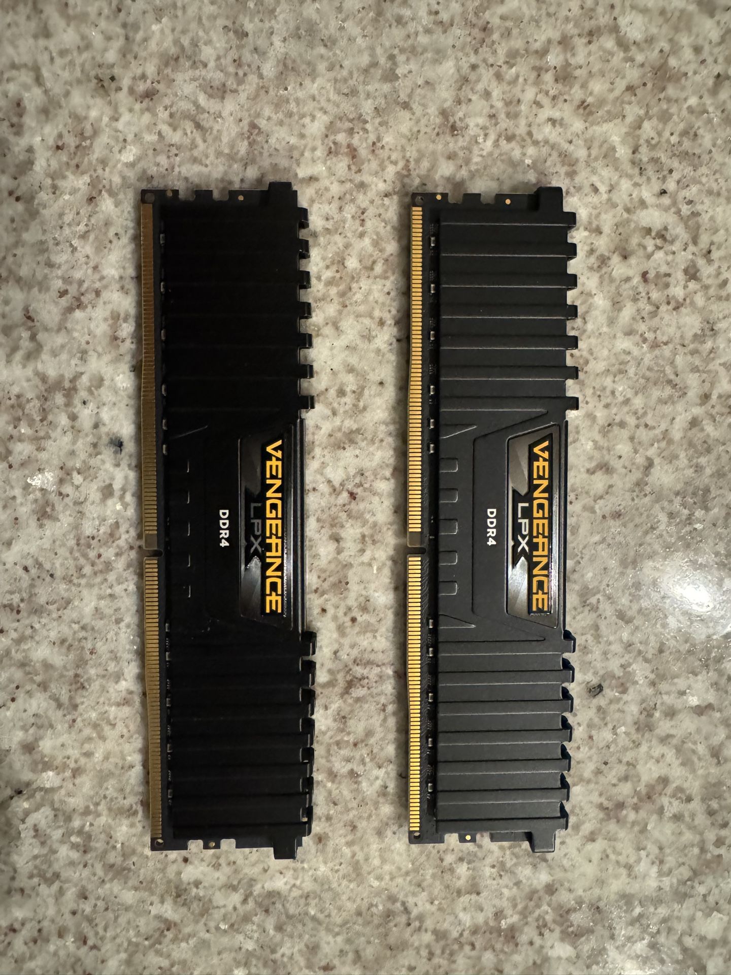 64Gb (2x32) ddr4 ram Corsair vengeance.