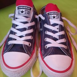 Gorgeous Denim Little Girl Converse All Stars!!!