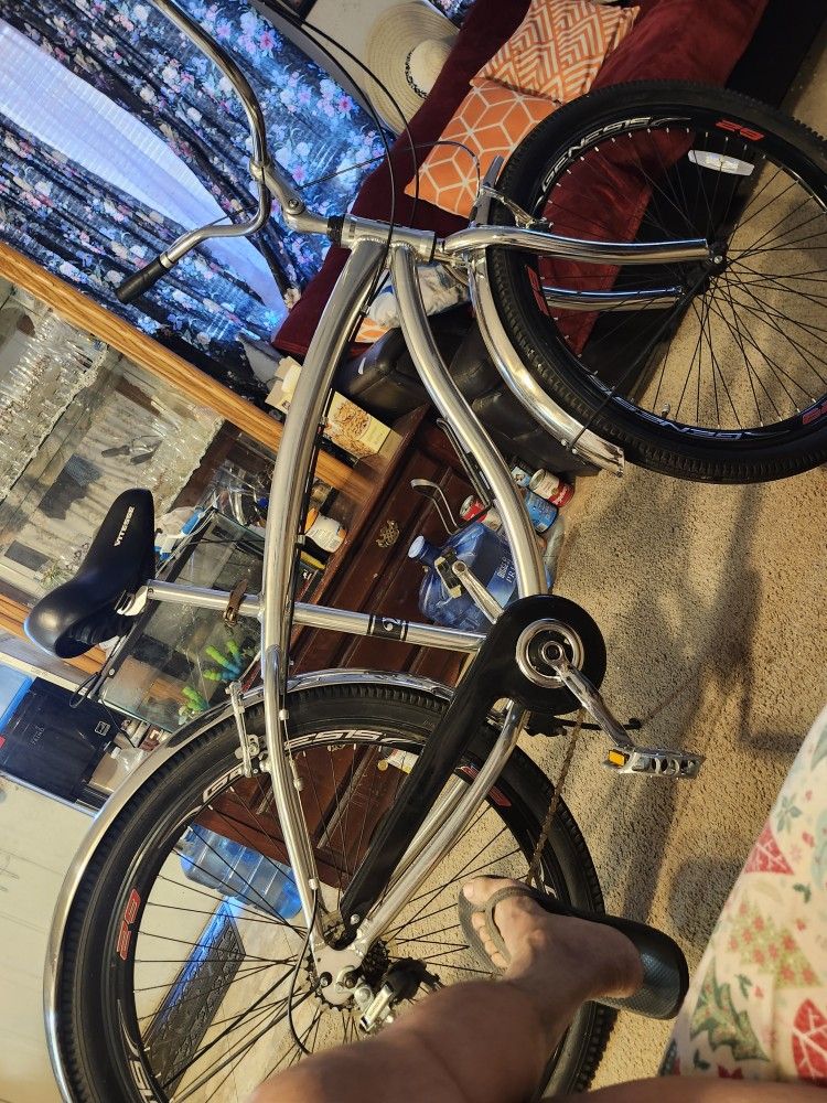 LARGE BIKE GENESIS 29X5,125 7SPEED FRAM SALVER CROME NEW TIRES AND TUBES EVERYTHING IS GOOD CONDITION