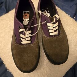 VANS BLACK SIDEWALL GOTHIC GRAPE.SIZE 8 MENS / WOMEN'S 9.5