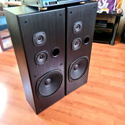 ~EXCELLENT QUALITY SOUND HOUSE AUDIO SYSTEM FULLY FUNCTIONAL SPEAKERS COVERS INCLUDED~