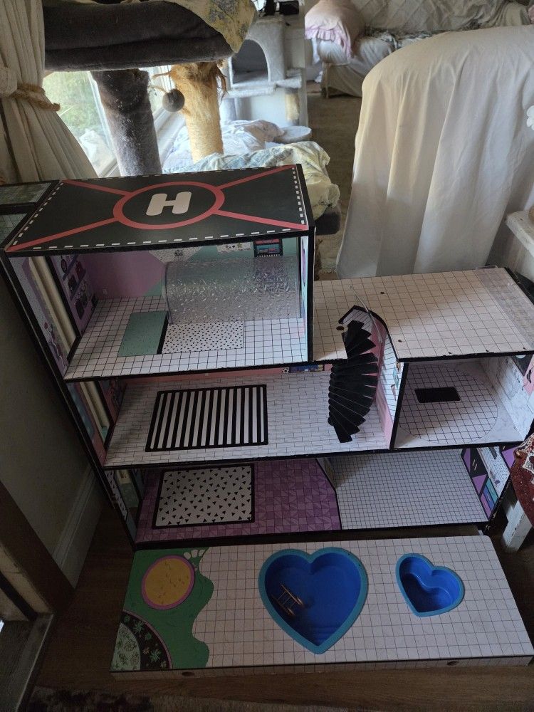 L.O.L.SURPRISE ! DOLLHOUSE