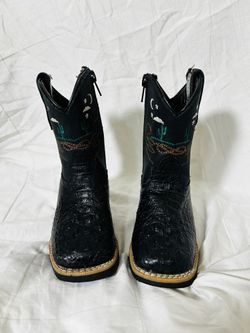 Toddler Boots/ Botas De Niño Talla 13MX