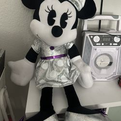 Minnie Mouse  tall 31 aheight Plush Clean No Damage 67th Ave And Peoria 