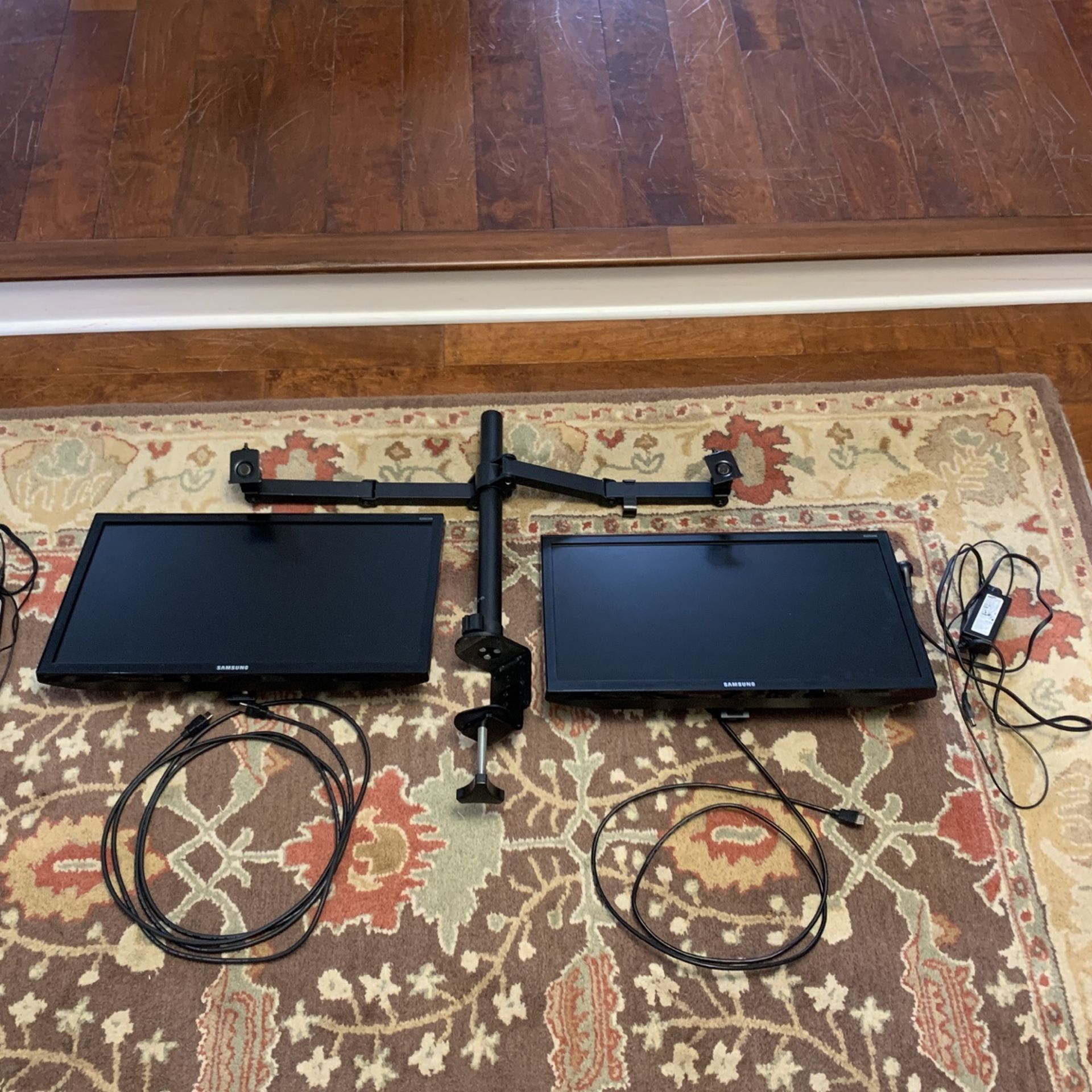 Complete Dual Monitor Set Up