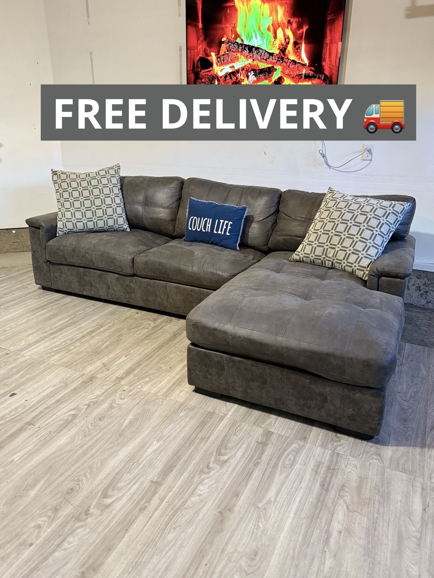 Large Gray Sectional Couch 🛋️- Free Delivery 🚚 