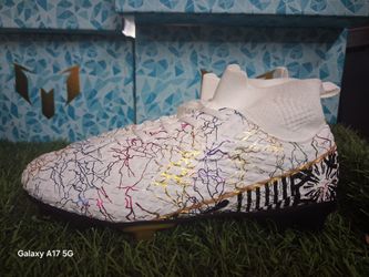 Soccer cleats us size 4.5youth