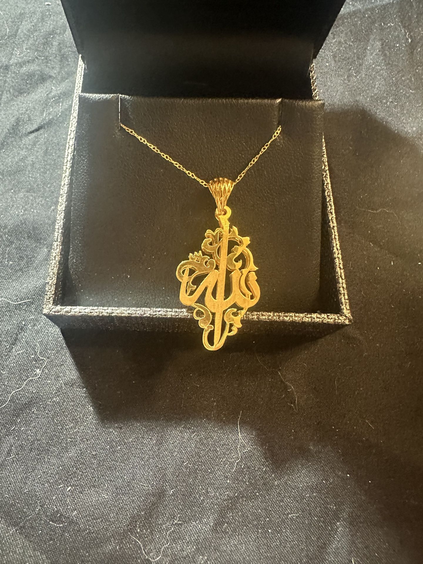 21k Gold Pendant With Chain