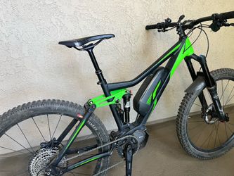 Kamasaki. Electric bike.  ( craked swing arm )