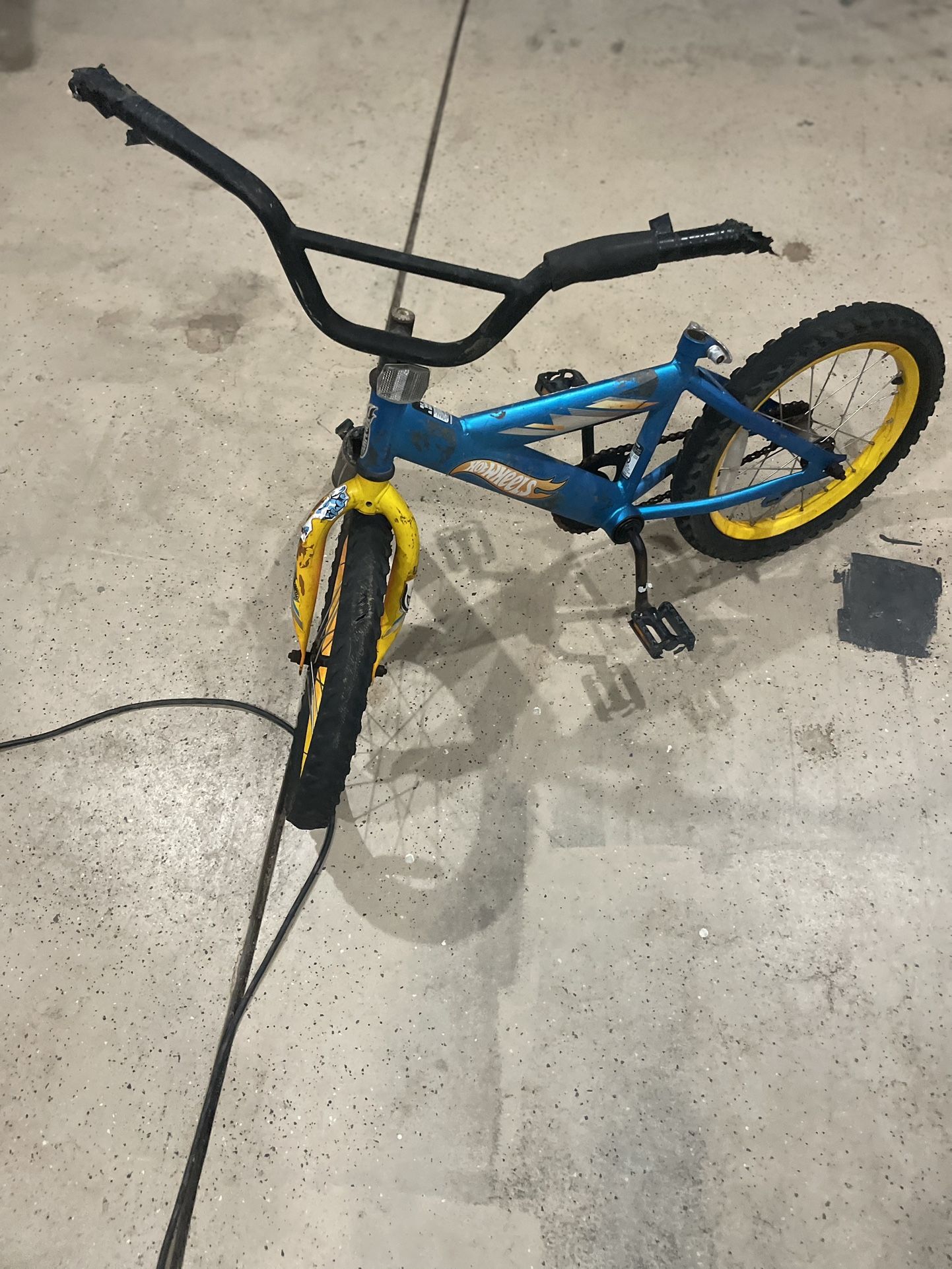 Hot Wheels Kids Bike-Free