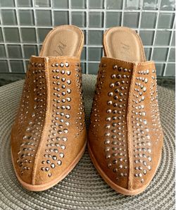 Matisse Neomi Tan Suede Studded Mules W 6.5B