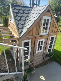 Wooden Kids Outdoor Playhouse