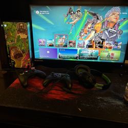 Xbox Series X 2controller With Monitor