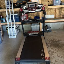 Sole F80 Treadmill