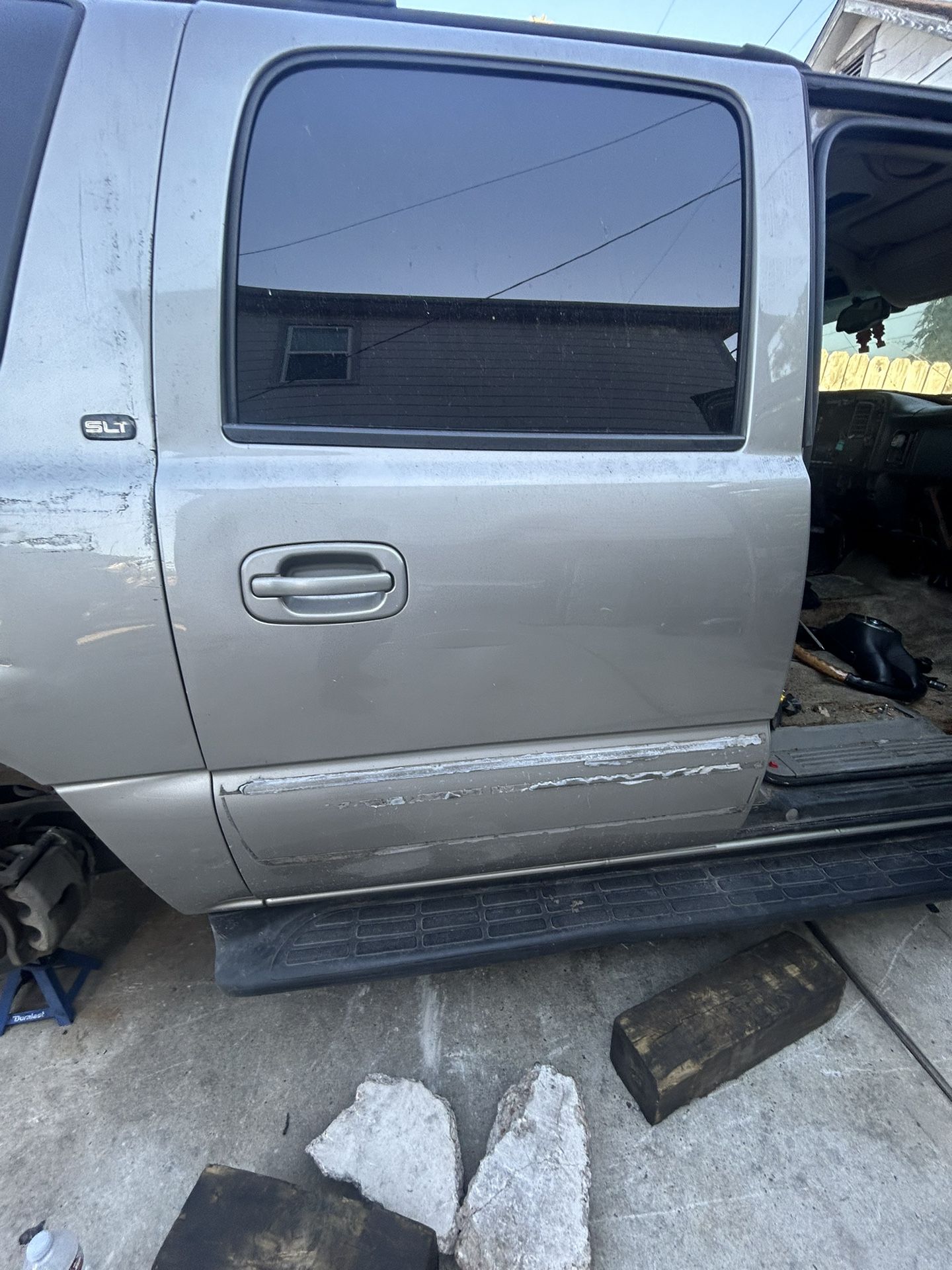 Crew Cab Chevy Gmc Suburban  Parts Doors 2004