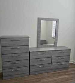 Dresser whit mirror and chest - Cรณmoda con espejo y Gavetero