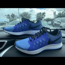 Nike Zoom, Women Size 9.5