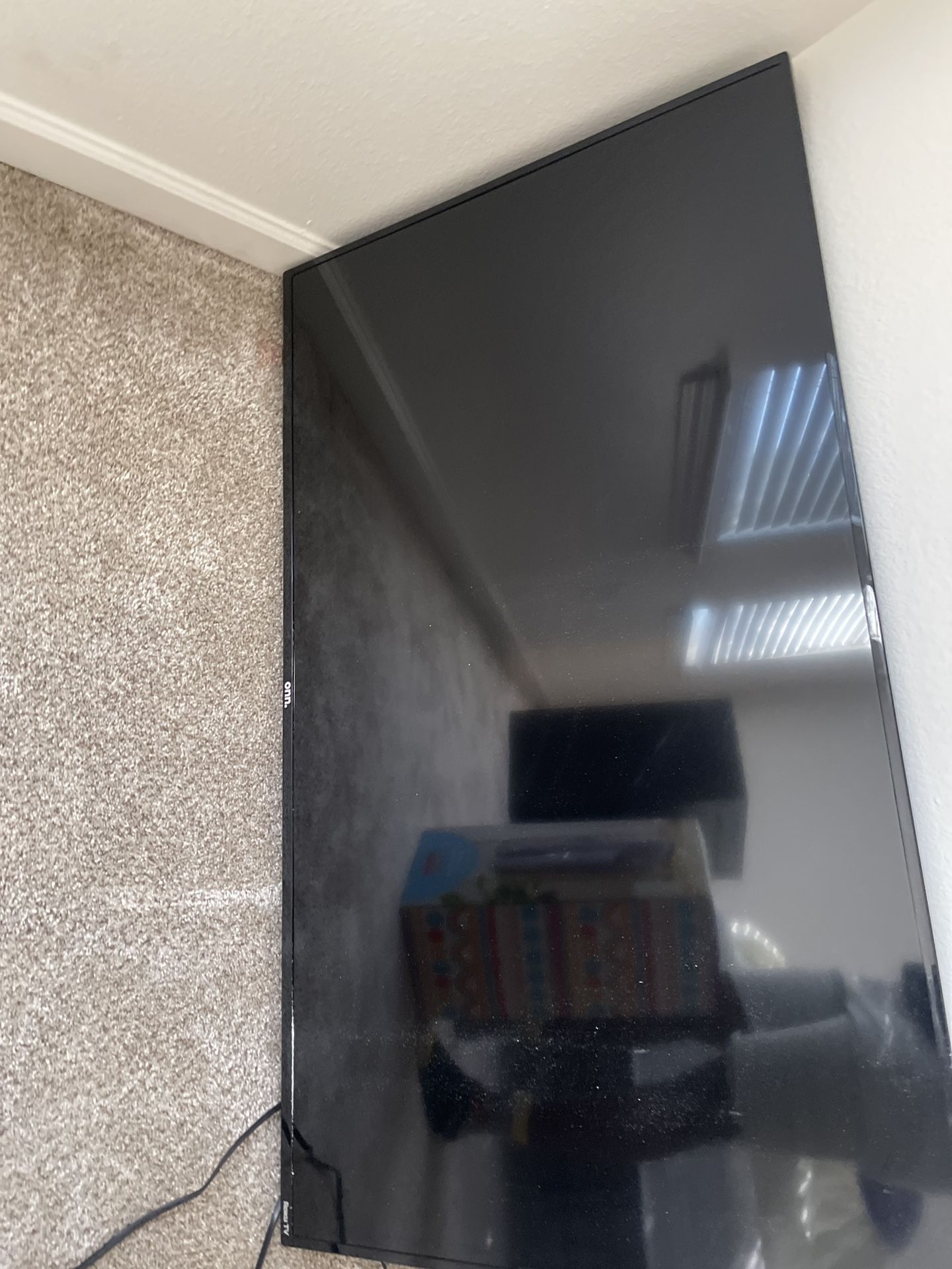 📺 50” ONN Flat Screen TV + Wall Mount $120 – San Diego
