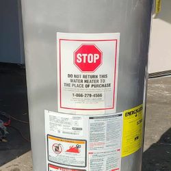 Excellent Condition! Rheem 40-gallon Gas Hot Water Tank/Heater!