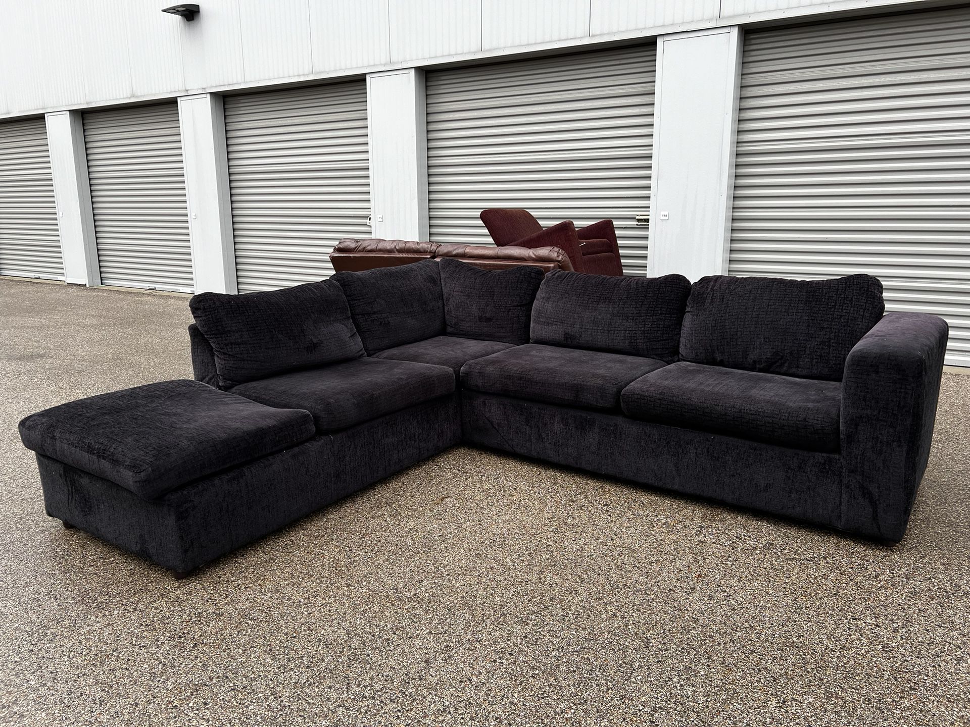 Beautiful Navy Blue / Purple Sectional Couch! ***Free Delivery***