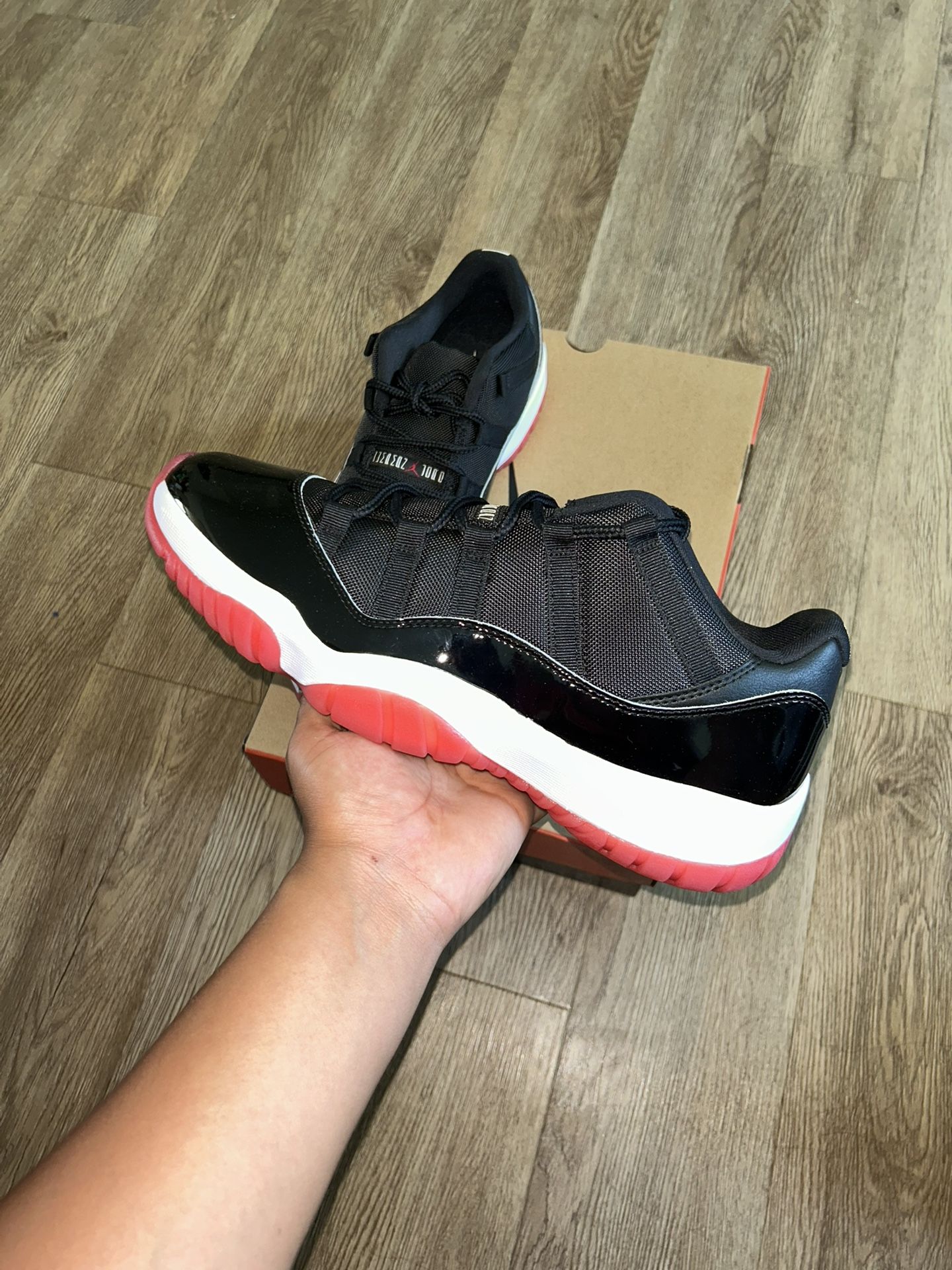Air Jordan 11 Low Bred (2025)