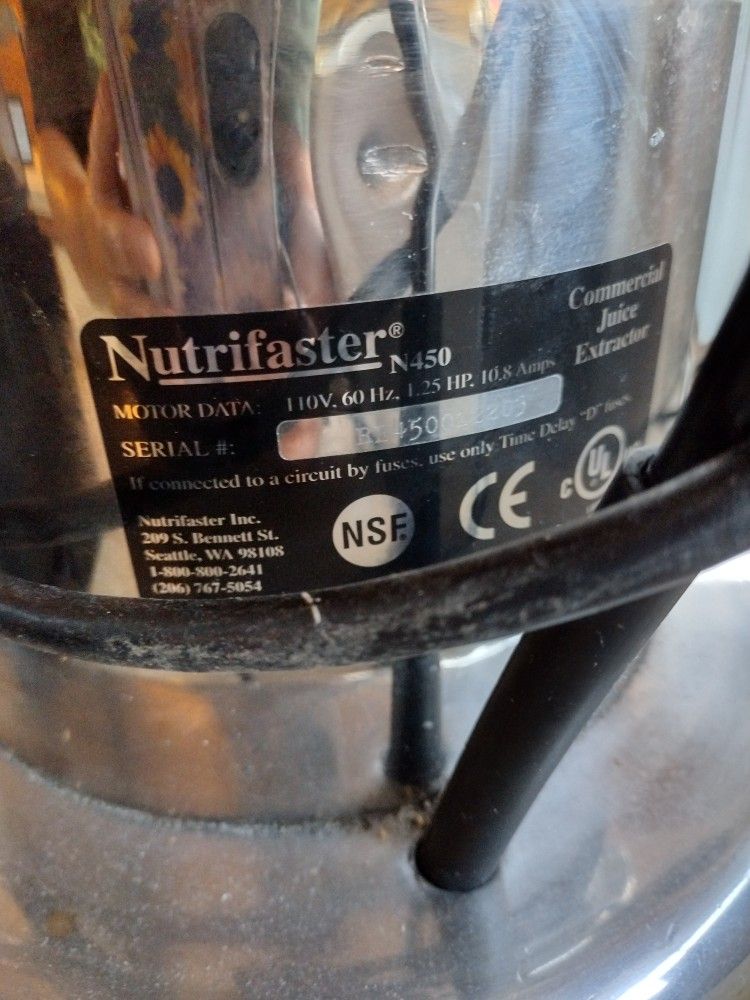 Nutrifaster N450 Commercial Juicer & Spare Parts for Sale in Portland