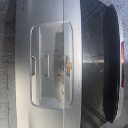 Chevy Tahoe Tailgate