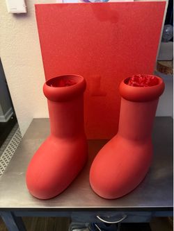 *** BRAND NEW***MSCHF Big Red Boots**sz10**DS New***