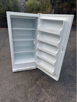Freezer 15 cubics Household tall upright (delivery available)