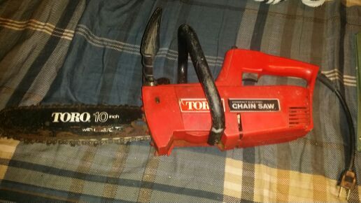 Toro compact electric chainsaw 10"
