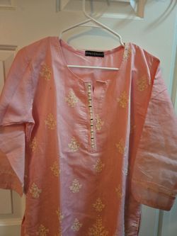 Vohra's Fashion Pink Embroidered Kurti