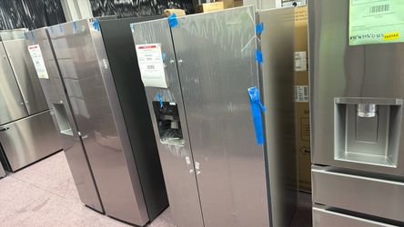 Whirlpool Side-by-Side Refrigerator with Ice Dispenser