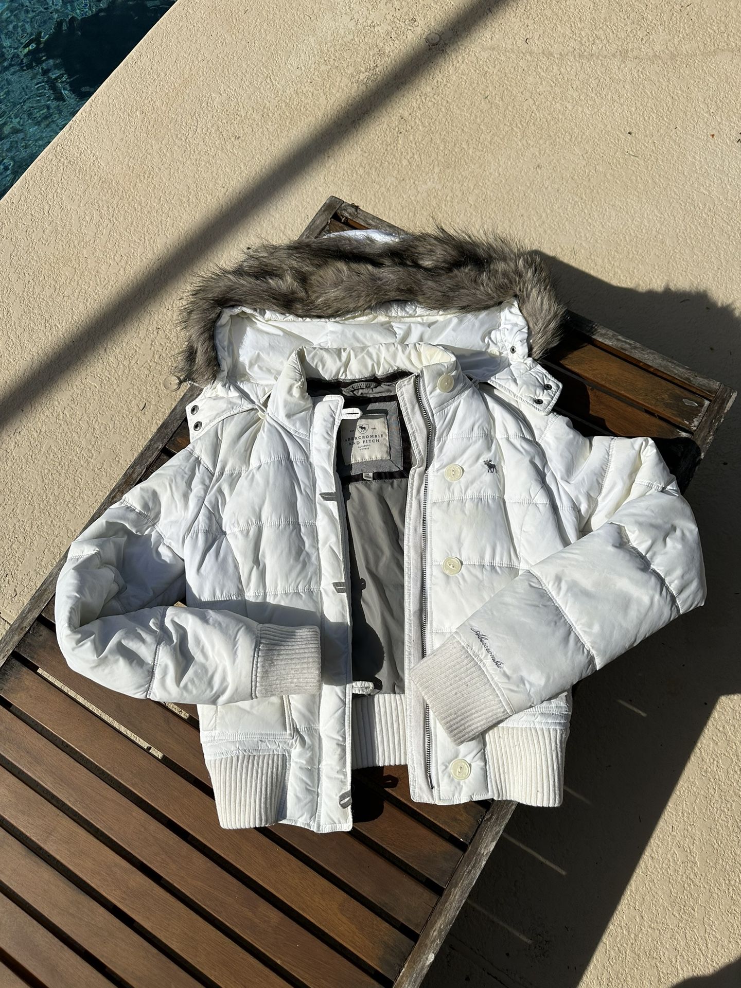 Abercrombie And Fitch White Winter Jacket Hoodie Medium Womans