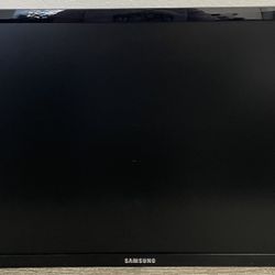 Samsung Monitor June 2016. USED