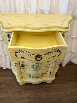 Lovely painted side table / cabinet