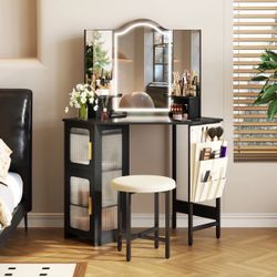 Vanity in near new condition
