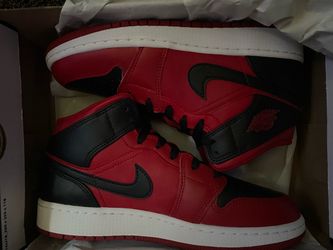 Jordan 1 mid 5.5Y
