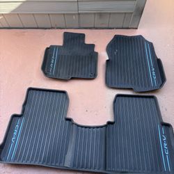 17-22 Honda CR-V Hybrid Rubber Floor Mats
