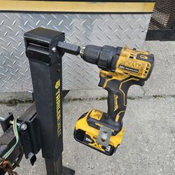 6x12 Heavy Duty Trailer.  With Mesh Wall