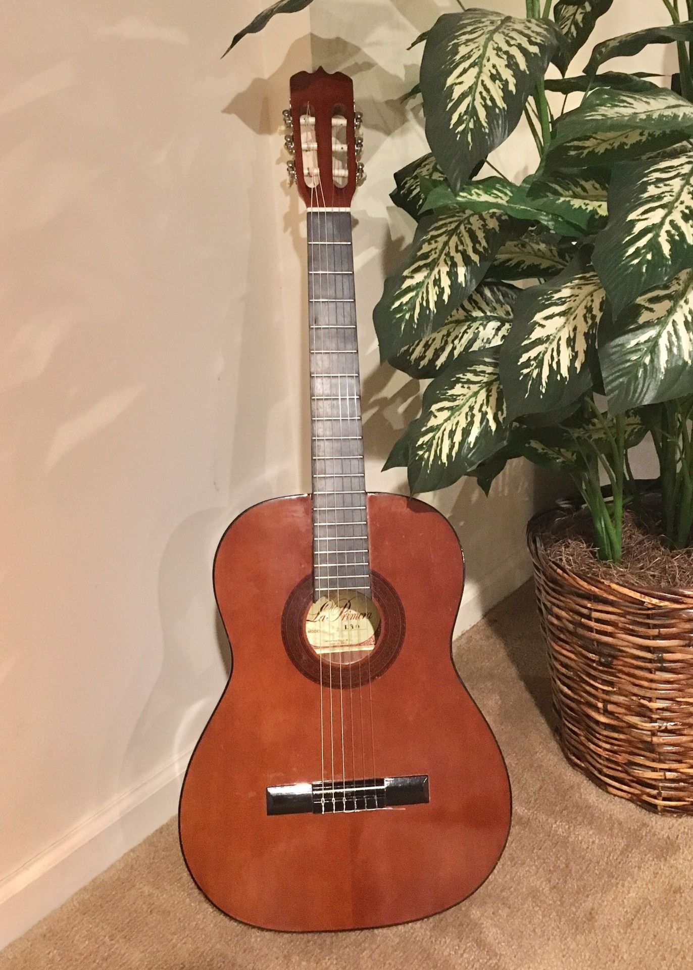 LA PRIMERA L-30 SPANISH CLASSICAL ACOUSTIC NYLON STRING GUITAR with CASE