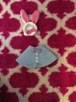 Size small bunny costume