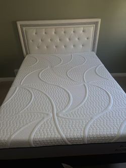 Queen size bed