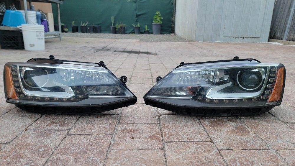 Mk6 Jetta GLI OEM HID Headlights