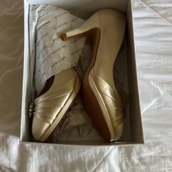 ERIJUNOR Women Comfort Mid Heel Pumps Closed-Toe Satin Wedding Evening Party Dress Shoes