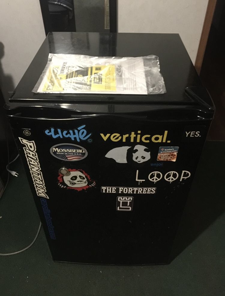 GE Mini Fridge