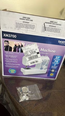 Sewing machine Almost brand new
